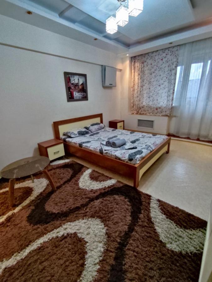 X,Ata Apartment Алма Ата Екстериор снимка